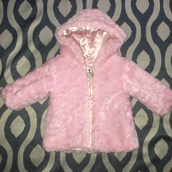 XOXO Other - BOGO💥XOXO baby pink faux fur jacket with hood